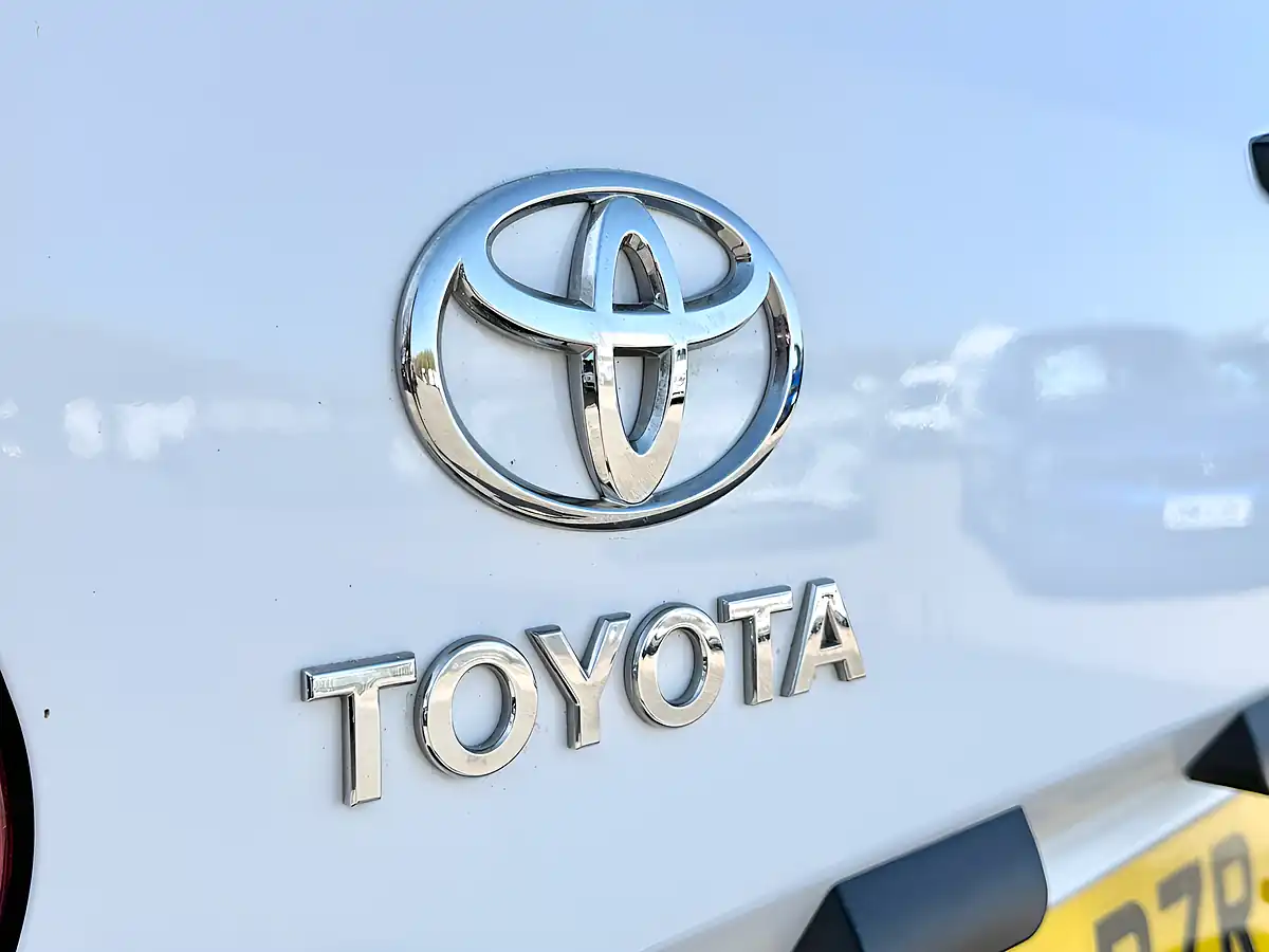 Used 2022 Toyota Proace City Active Vivid White - Interior and Exterior details 10