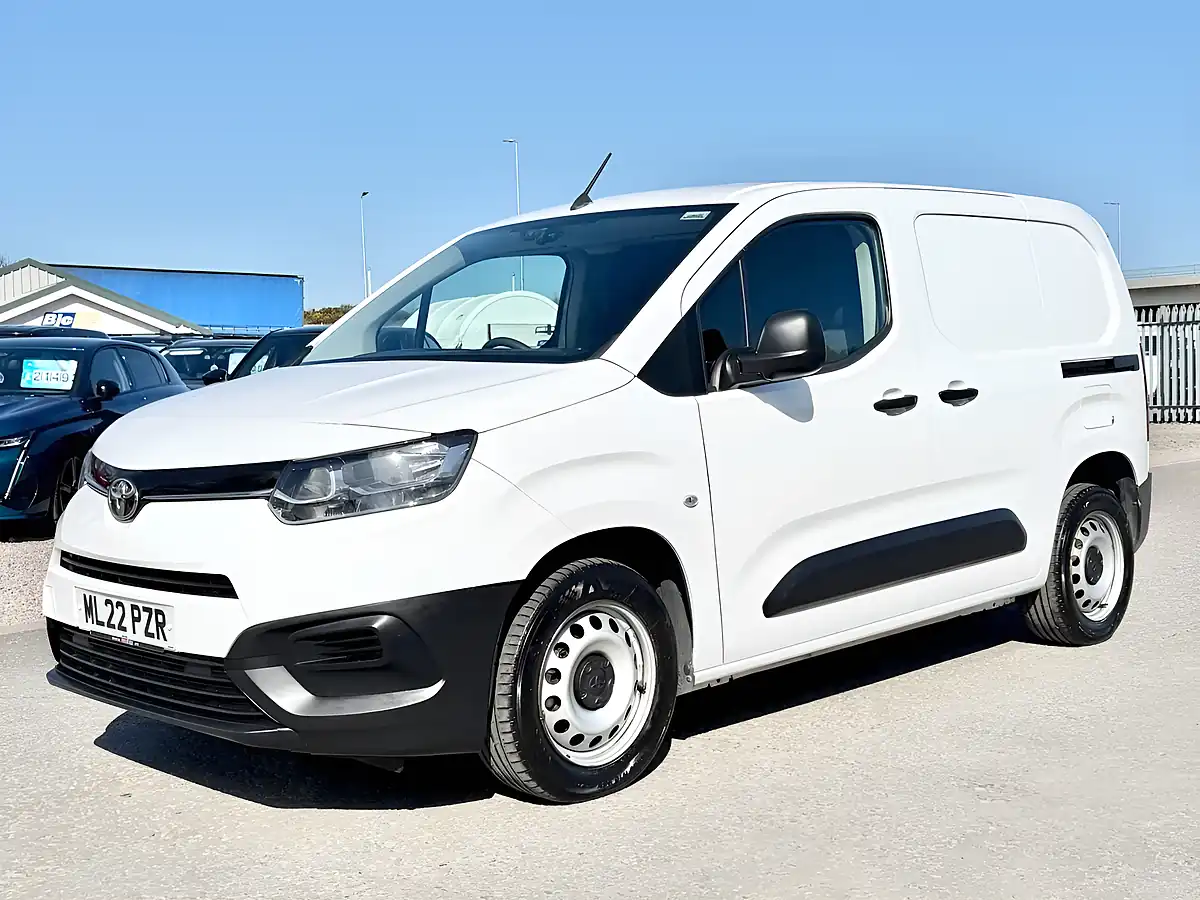 Used 2022 Toyota Proace City Active Vivid White - Interior and Exterior details 3
