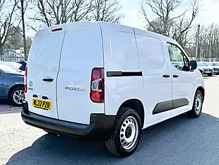 Used 2022 Toyota Proace City Active Vivid White - Interior and Exterior details 5