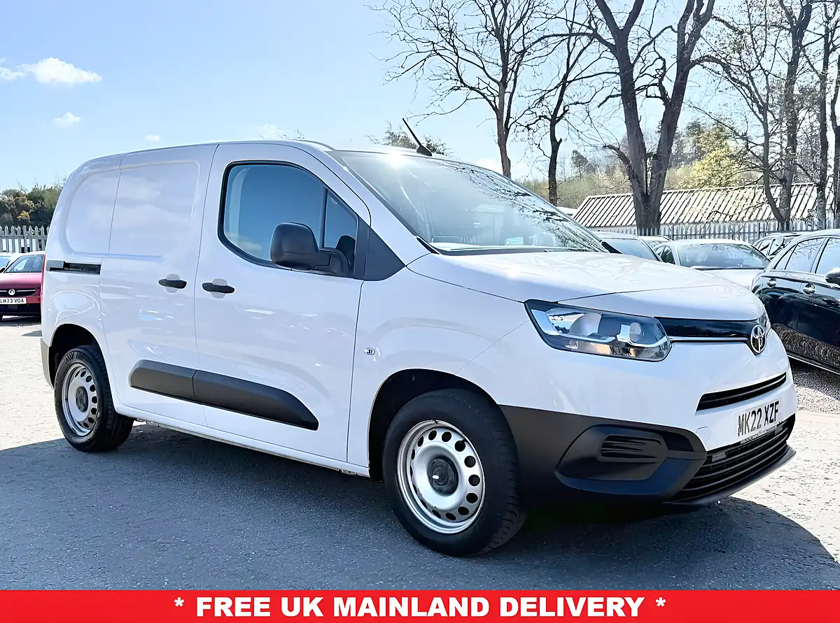 Used 2022 Toyota Proace City Active Vivid White - Front View