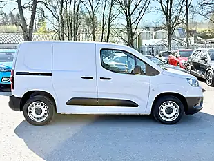 Used 2022 Toyota Proace City Active Vivid White - Interior and Exterior details 4