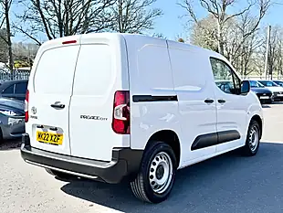 Used 2022 Toyota Proace City Active Vivid White - Interior and Exterior details 5