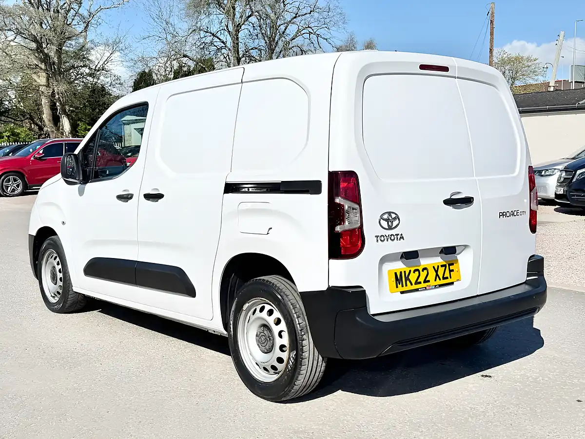 Used 2022 Toyota Proace City Active Vivid White - Interior and Exterior details 7