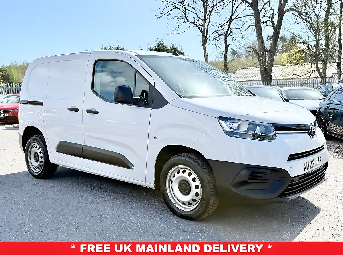 Used 2022 Toyota Proace City Active Vivid White - Front View