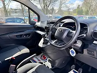 Used 2022 Toyota Proace City Active Vivid White - Interior and Exterior details 14