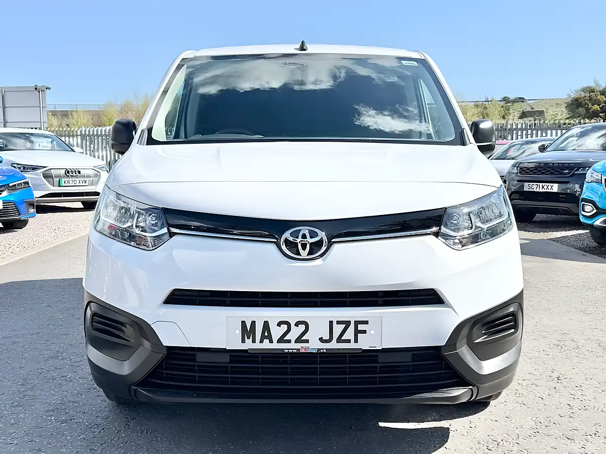 Used 2022 Toyota Proace City Active Vivid White - Interior and Exterior details 2