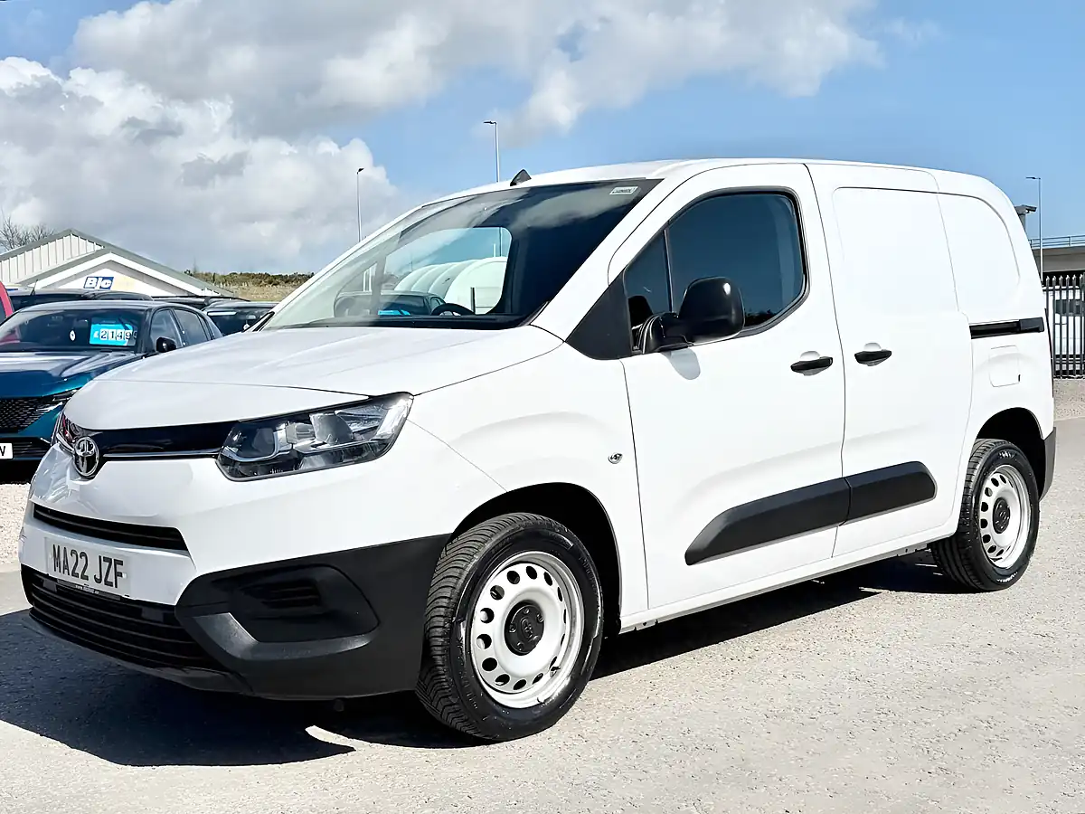 Used 2022 Toyota Proace City Active Vivid White - Interior and Exterior details 3