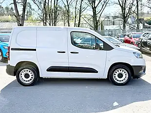 Used 2022 Toyota Proace City Active Vivid White - Interior and Exterior details 4