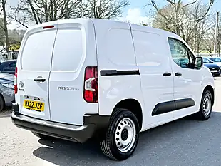 Used 2022 Toyota Proace City Active Vivid White - Interior and Exterior details 5