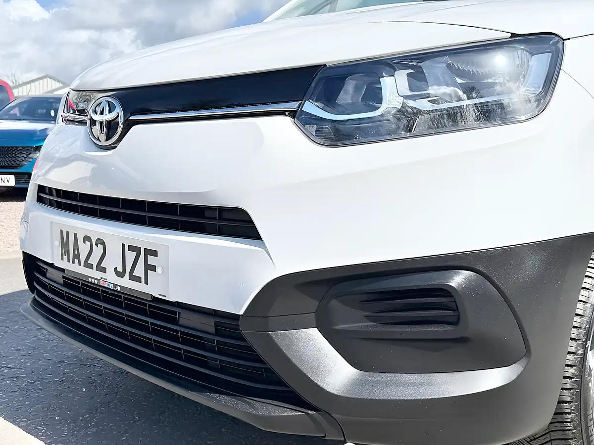 Used 2022 Toyota Proace City Active Vivid White - Interior and Exterior details 8