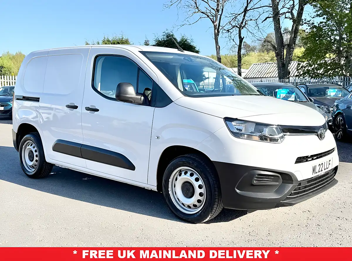Used 2022 Toyota Proace City Active Vivid White - Front View