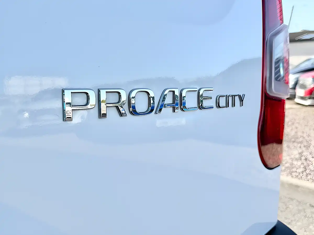 Used 2022 Toyota Proace City Active Vivid White - Interior and Exterior details 11