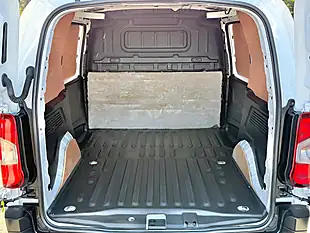 Used 2022 Toyota Proace City Active Vivid White - Interior and Exterior details 12