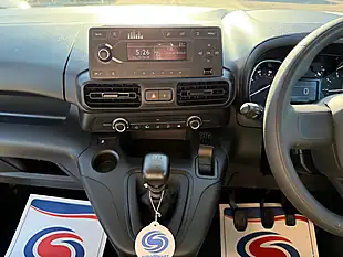Used 2022 Toyota Proace City Active Vivid White - Interior and Exterior details 18