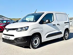 Used 2022 Toyota Proace City Active Vivid White - Interior and Exterior details 3