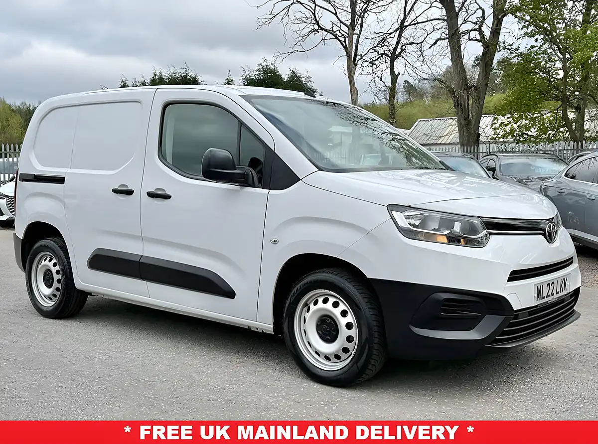 Used 2022 Toyota Proace City Active Vivid White - Front View