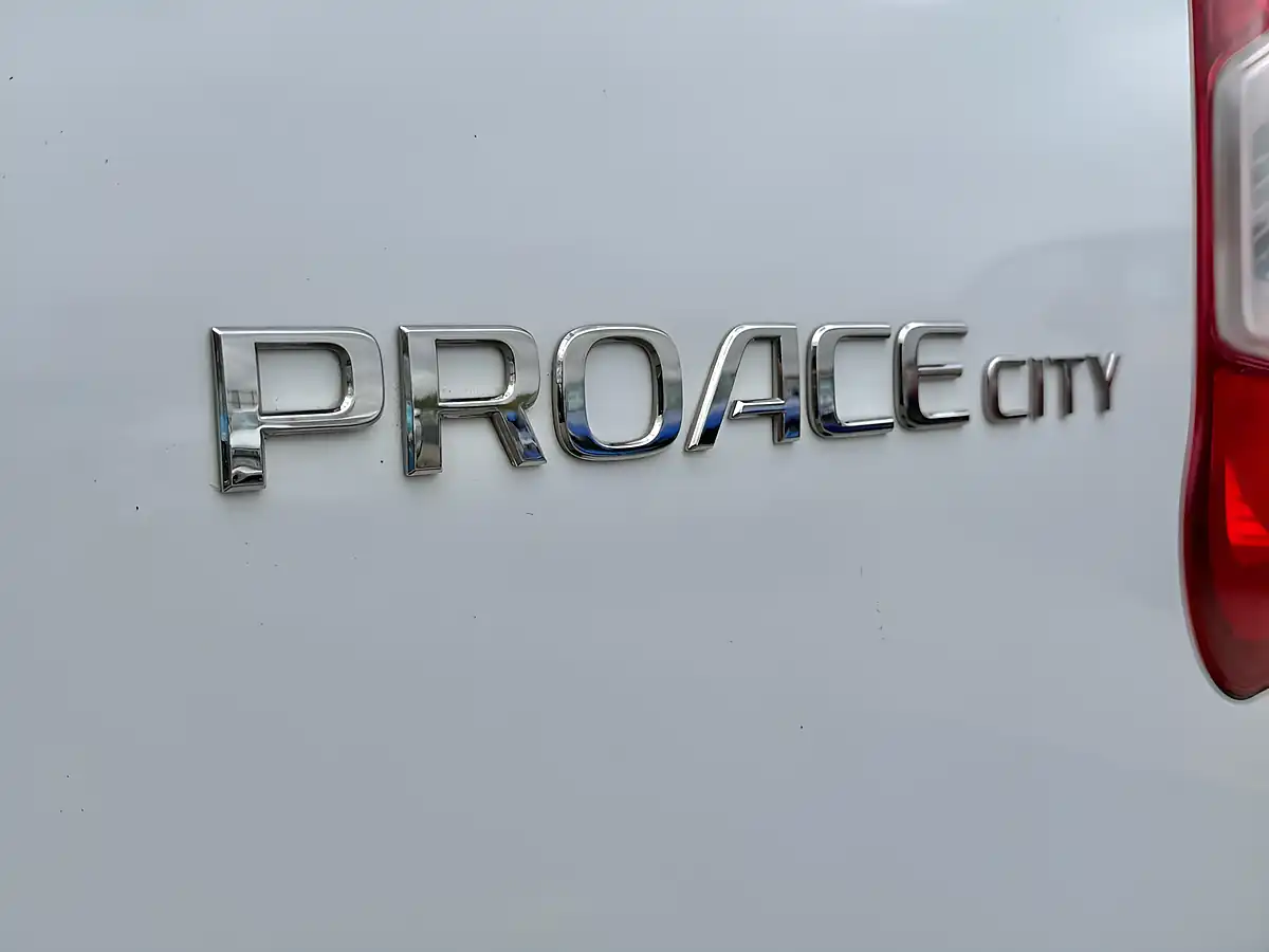 Used 2022 Toyota Proace City Active Vivid White - Interior and Exterior details 10