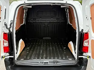 Used 2022 Toyota Proace City Active Vivid White - Interior and Exterior details 11