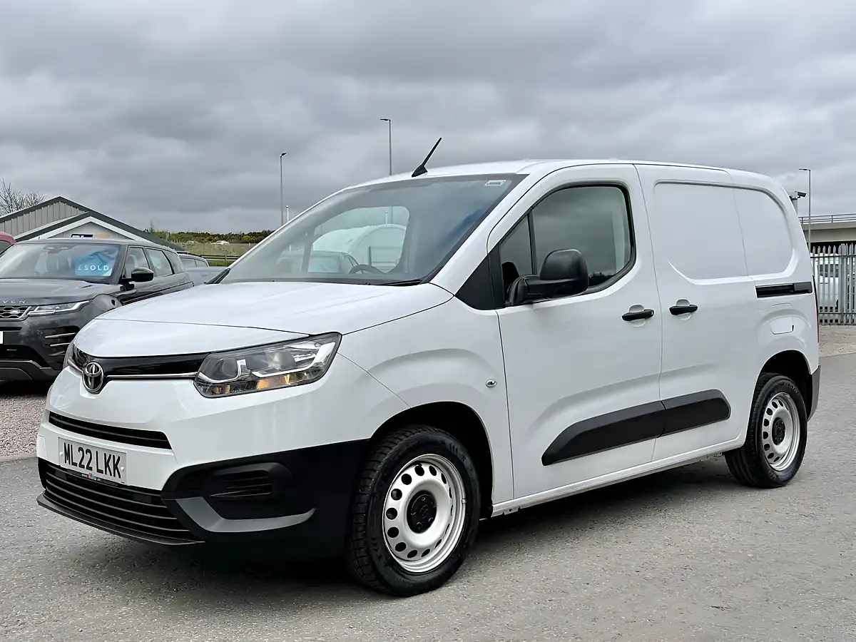 Used 2022 Toyota Proace City Active Vivid White - Interior and Exterior details 3
