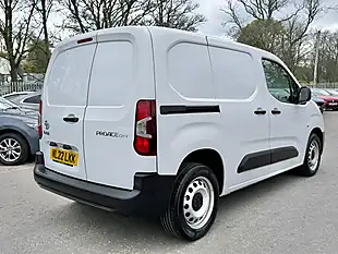 Used 2022 Toyota Proace City Active Vivid White - Interior and Exterior details 4