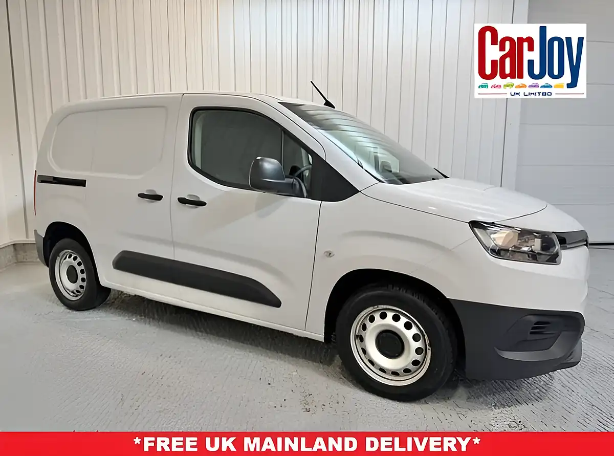 Used 2022 Toyota Proace City Active Vivid White - Front View