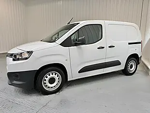 Used 2022 Toyota Proace City Active Vivid White - Interior and Exterior details 3
