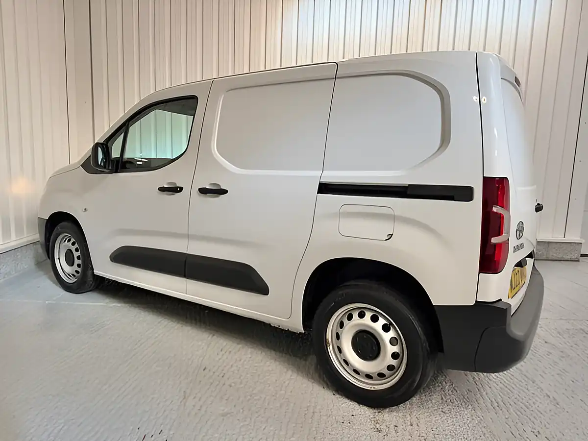 Used 2022 Toyota Proace City Active Vivid White - Interior and Exterior details 6