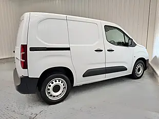 Used 2022 Toyota Proace City Active Vivid White - Interior and Exterior details 8