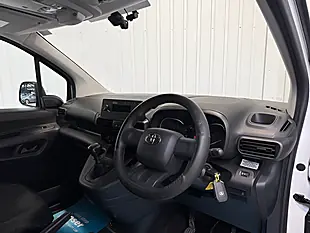 Used 2022 Toyota Proace City Active Vivid White - Interior and Exterior details 10