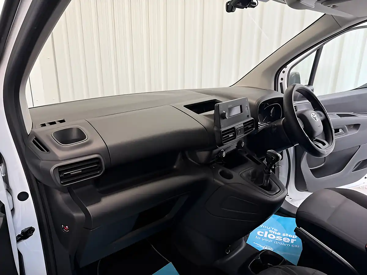 Used 2022 Toyota Proace City Active Vivid White - Interior and Exterior details 11
