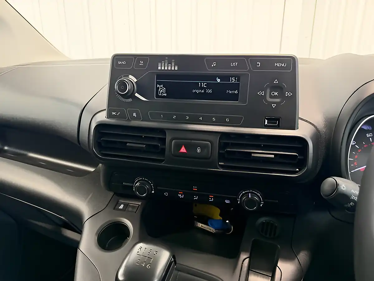Used 2022 Toyota Proace City Active Vivid White - Interior and Exterior details 16