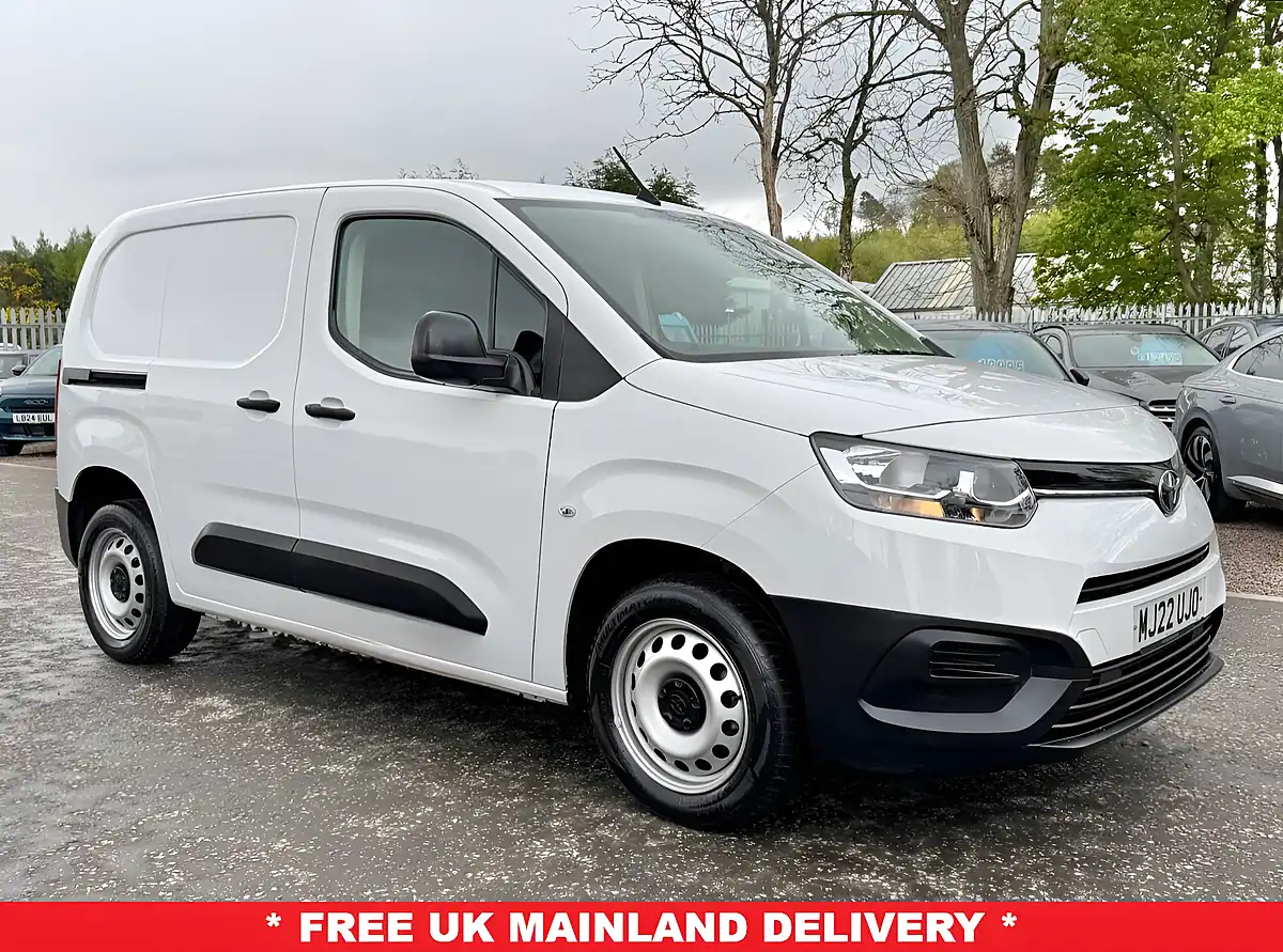 Used 2022 Toyota Proace City Active Vivid White - Front View