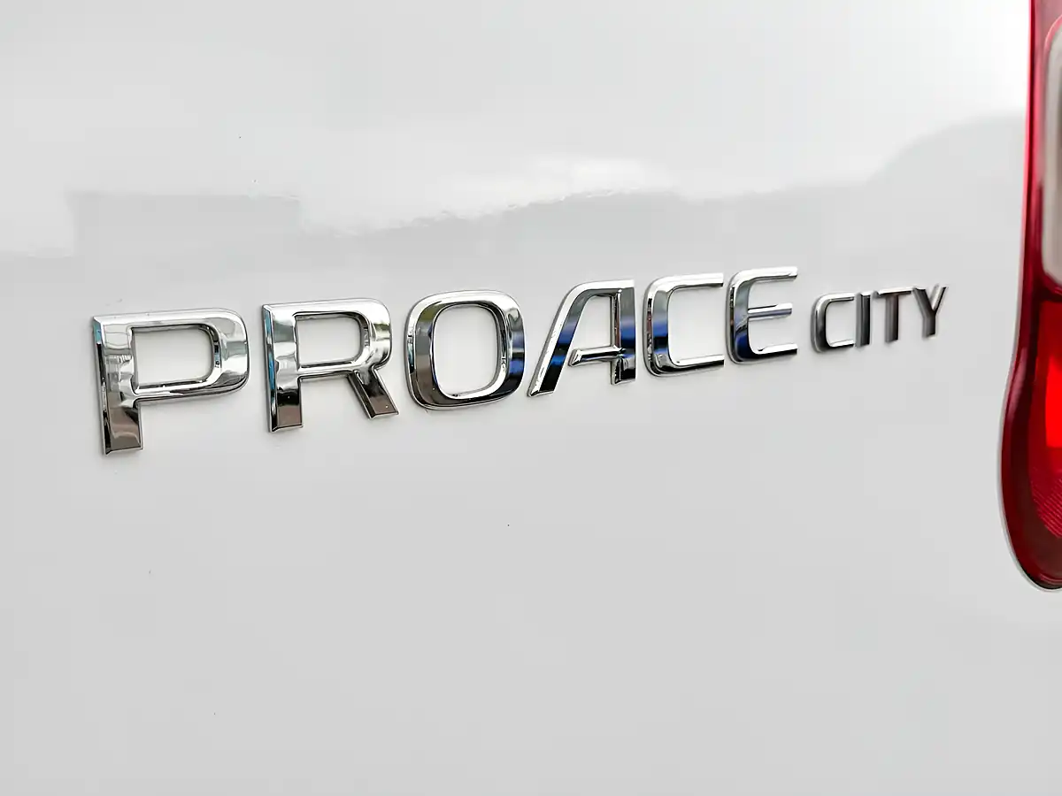 Used 2022 Toyota Proace City Active Vivid White - Interior and Exterior details 11