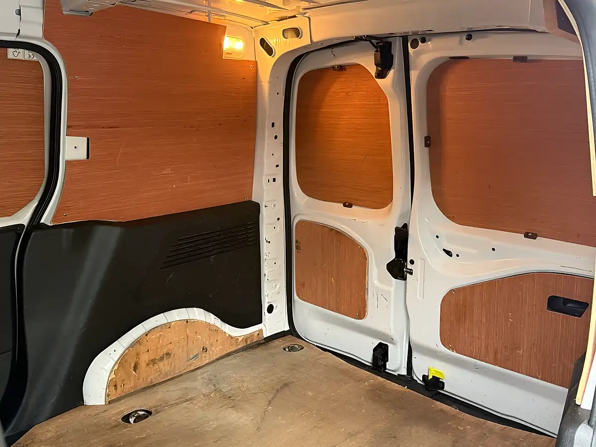 Used 2022 Toyota Proace City Active Vivid White - Interior and Exterior details 14