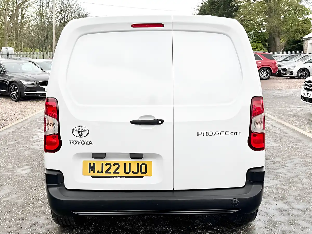 Used 2022 Toyota Proace City Active Vivid White - Interior and Exterior details 5