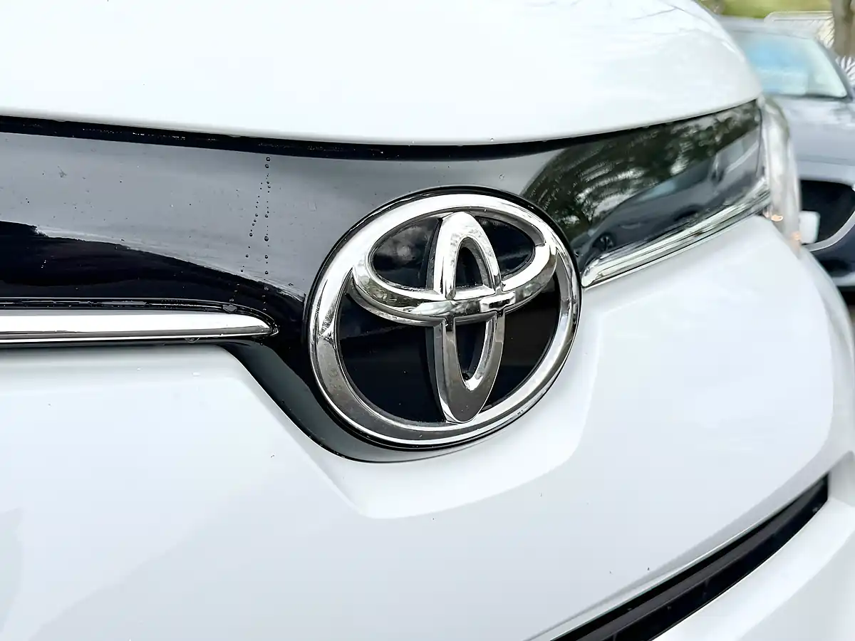 Used 2022 Toyota Proace City Active Vivid White - Interior and Exterior details 9