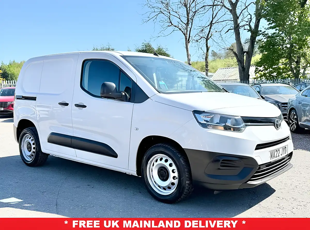 Used 2022 Toyota Proace City Active Vivid White - Front View