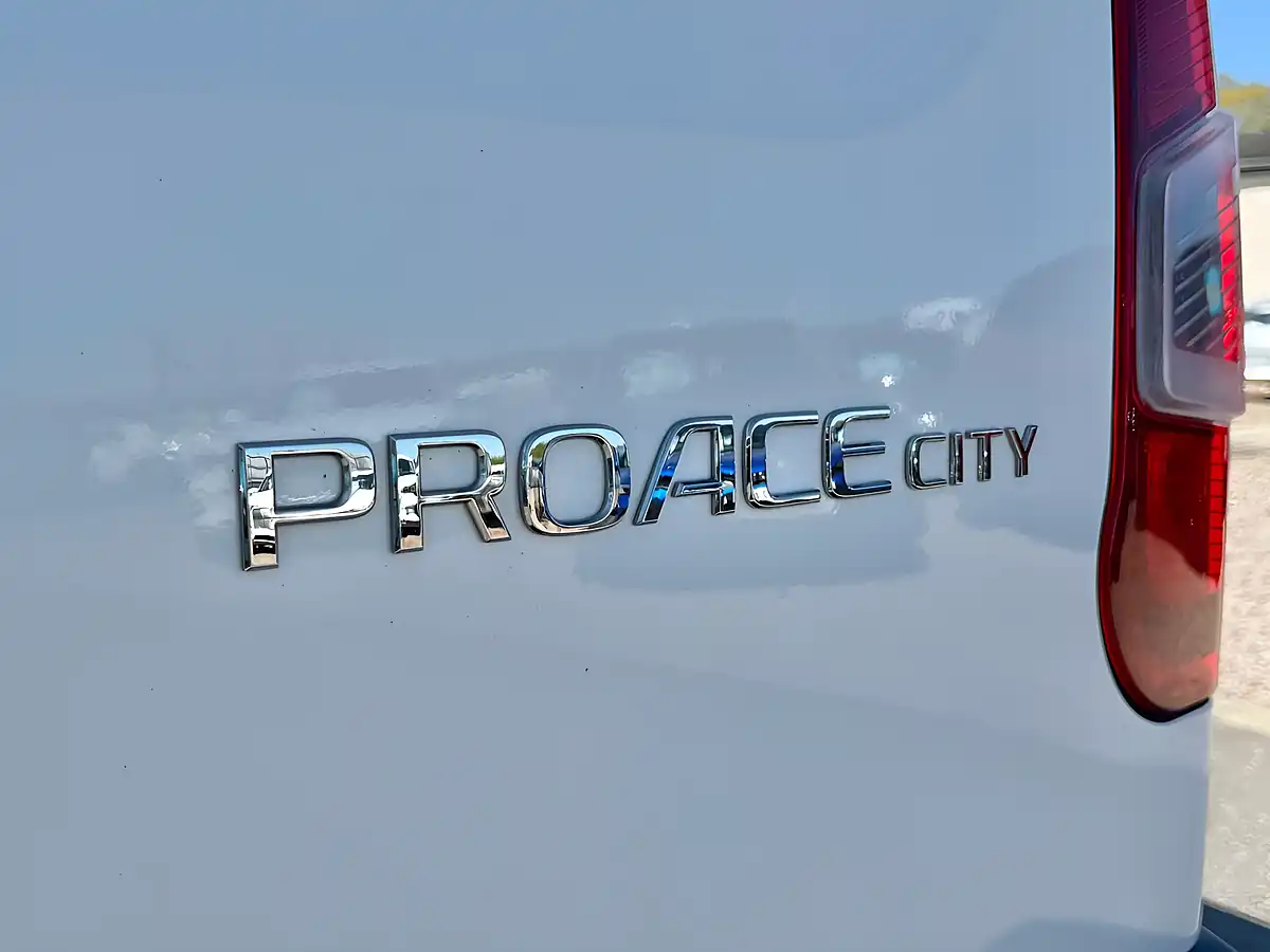 Used 2022 Toyota Proace City Active Vivid White - Interior and Exterior details 11
