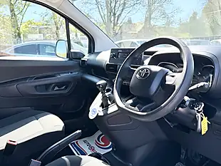 Used 2022 Toyota Proace City Active Vivid White - Interior and Exterior details 15