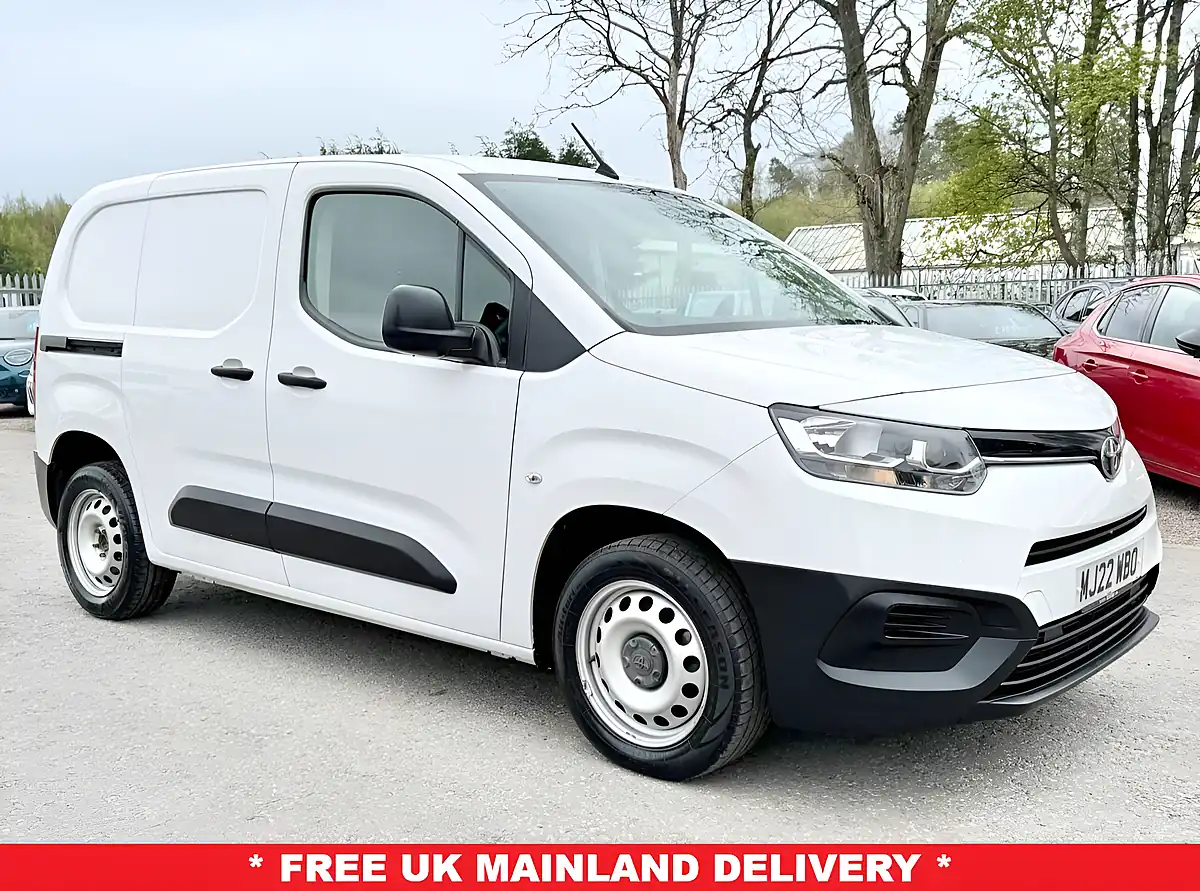 Used 2022 Toyota Proace City Active Vivid White - Front View