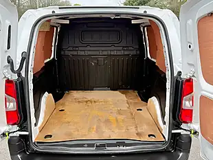 Used 2022 Toyota Proace City Active Vivid White - Interior and Exterior details 11