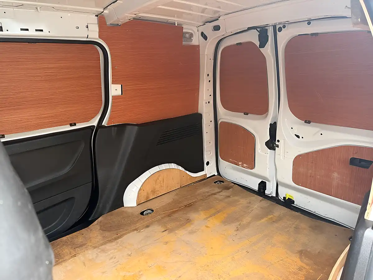 Used 2022 Toyota Proace City Active Vivid White - Interior and Exterior details 12