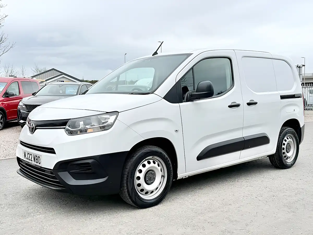 Used 2022 Toyota Proace City Active Vivid White - Interior and Exterior details 2