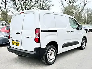 Used 2022 Toyota Proace City Active Vivid White - Interior and Exterior details 4