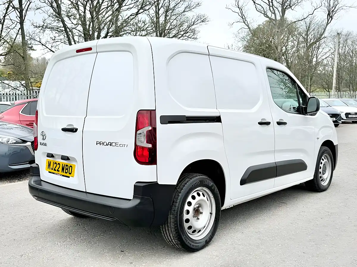Used 2022 Toyota Proace City Active Vivid White - Interior and Exterior details 4