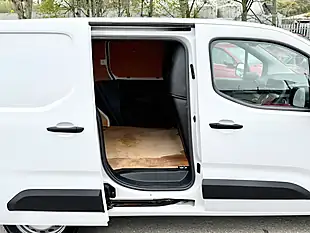 Used 2022 Toyota Proace City Active Vivid White - Interior and Exterior details 8