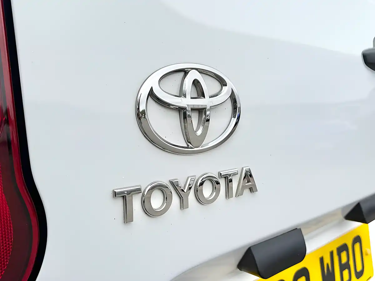 Used 2022 Toyota Proace City Active Vivid White - Interior and Exterior details 9