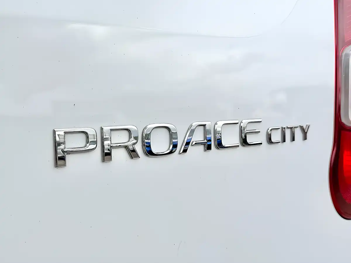 Used 2022 Toyota Proace City Active Vivid White - Interior and Exterior details 11