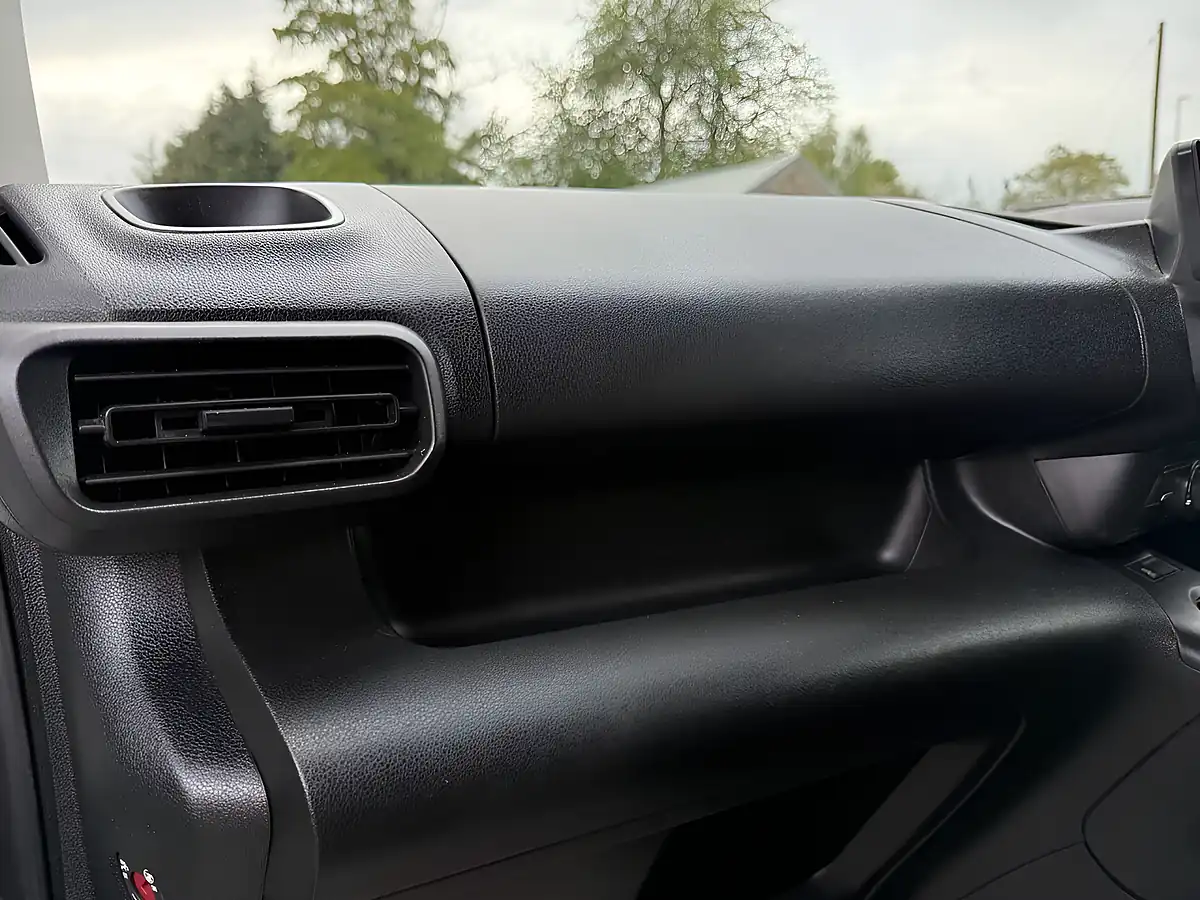 Used 2022 Toyota Proace City Active Vivid White - Interior and Exterior details 16
