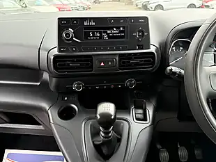 Used 2022 Toyota Proace City Active Vivid White - Interior and Exterior details 17